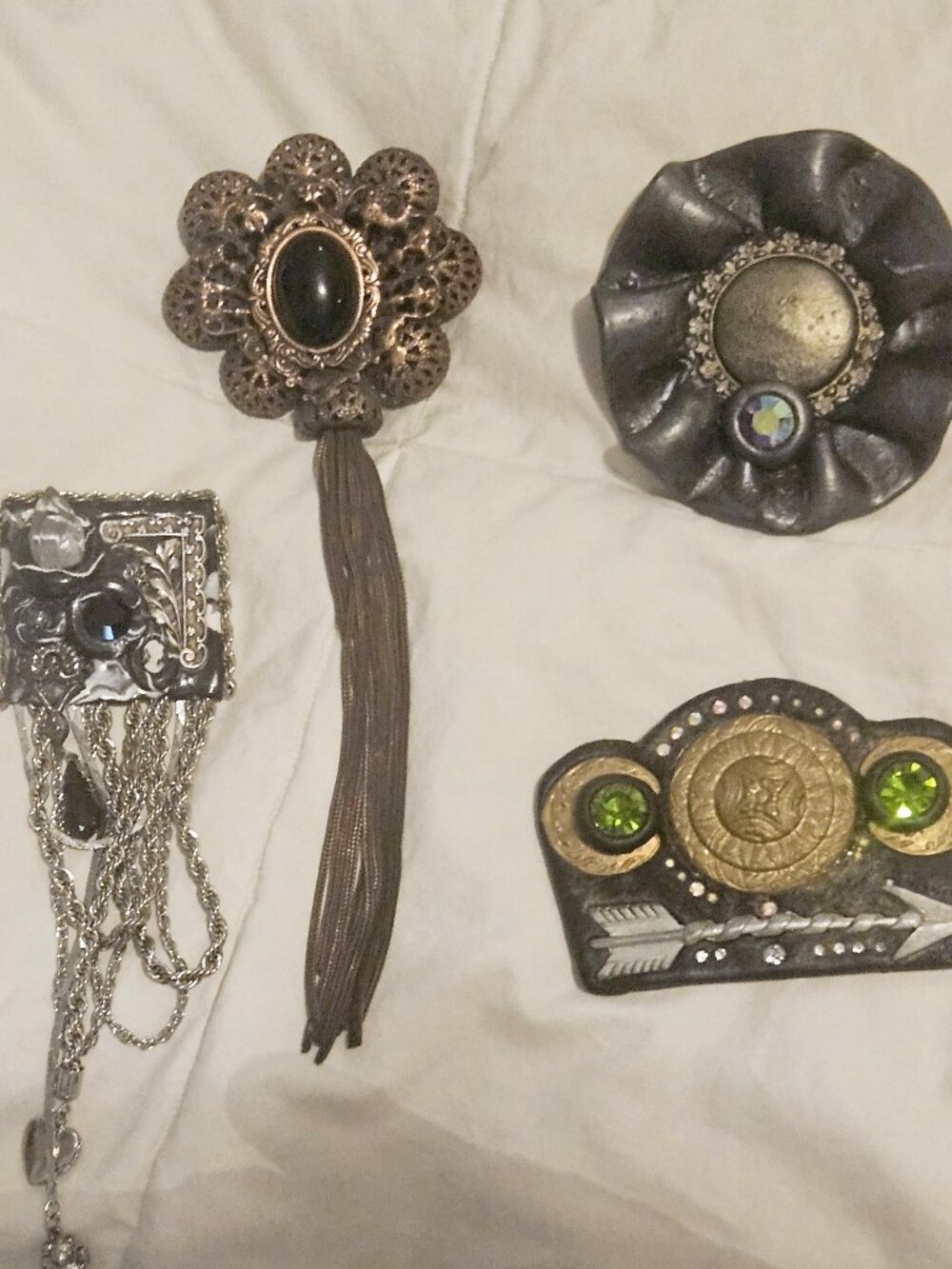 Steam Punk brooch  Lot  -  4 pieces